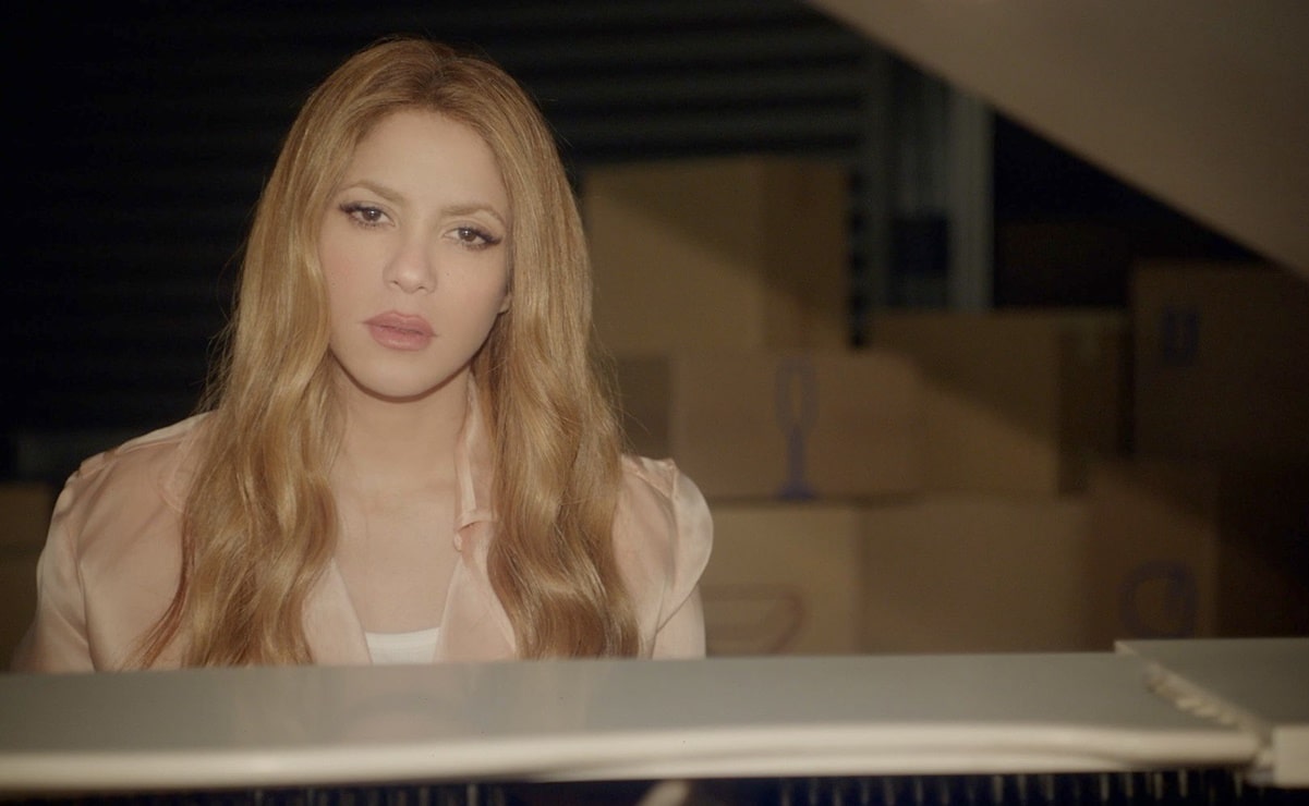 La reacción de Karol G y Bizarrap al video de Shakira cantando junto a sus hijos en "Acróstico"