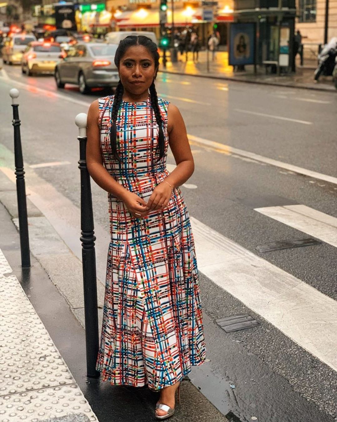 Yalitza Aparicio deslumbra en Instagram con vestido hecho de sarapes