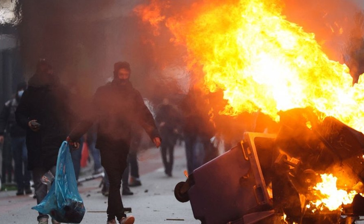 Violentas y masivas protestas en Europa por las nuevas restricciones contra el Covid-19