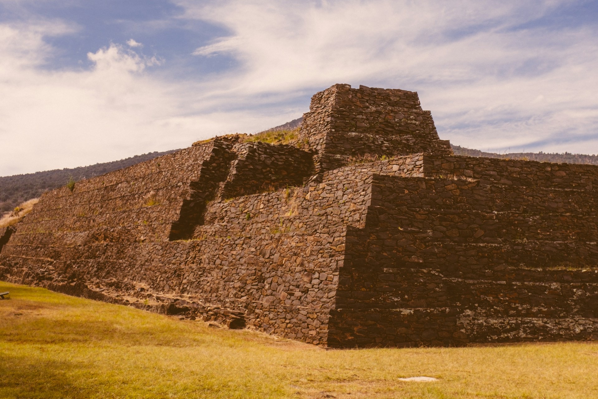 Cuánto cuesta la entrada a la zona arqueológica de Tzintzuntzan 