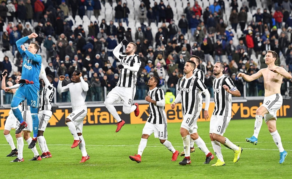 Juventus gana derbi y avanza en Copa Italia