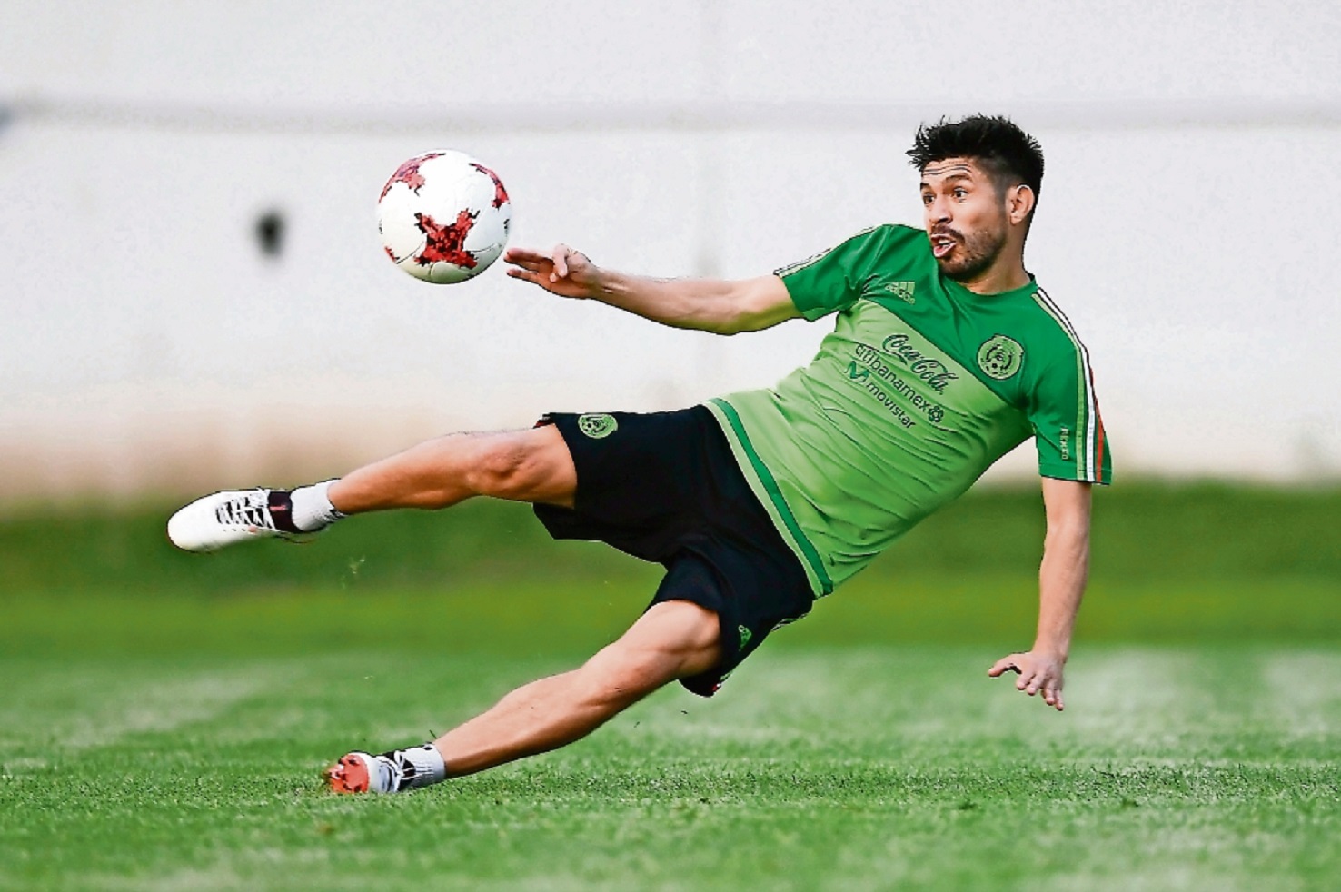 Oribe Peralta vuelve al Tri