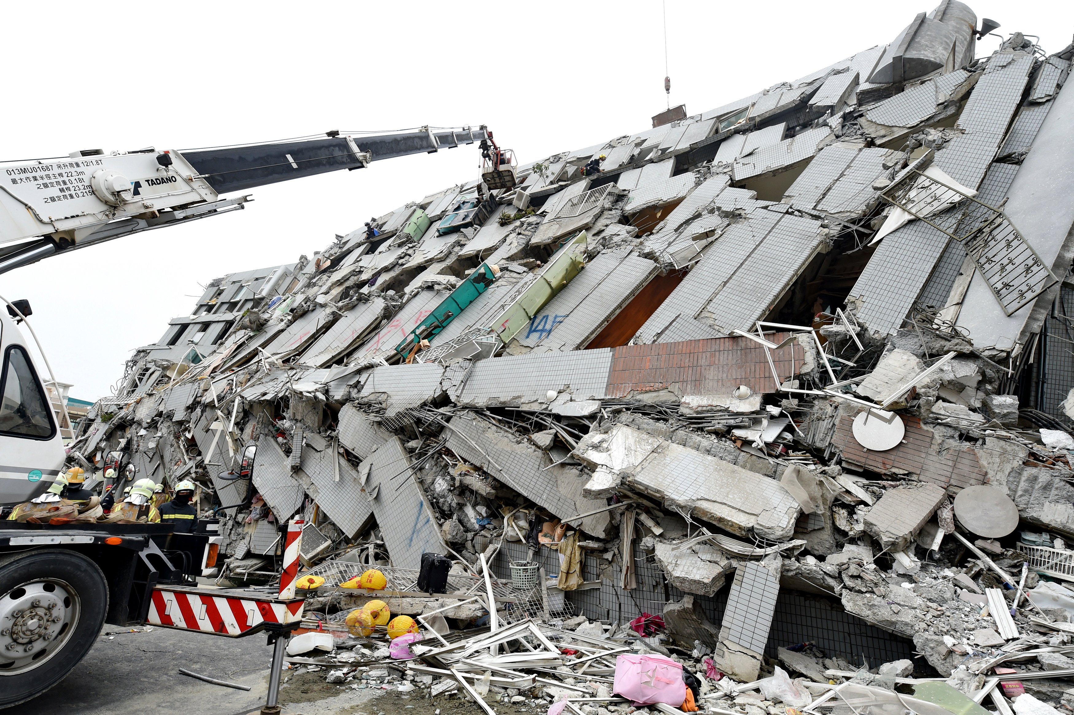 Suben a 11 los muertos en sismo de Taiwán