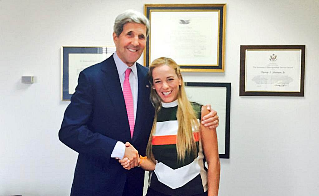 Kerry recibe en EU a la esposa de Leopoldo López