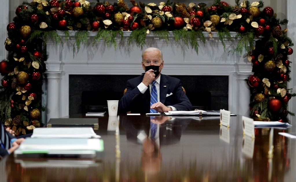 Joe Biden advierte que variante ómicron se va a propagar "rápidamente" en EU