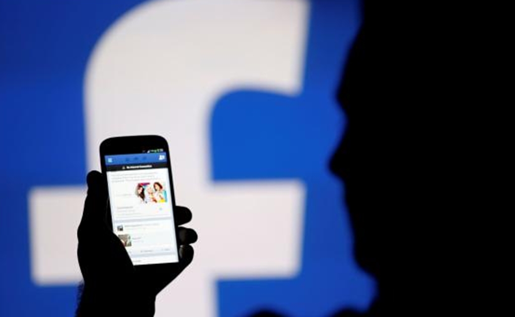 Facebook reconoce falla que permitió a niños chatear en grupos con extraños