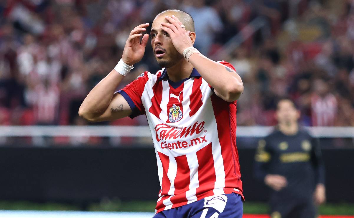 Alexis Vega: así fue su reacción luego de que la afición de Chivas le ...