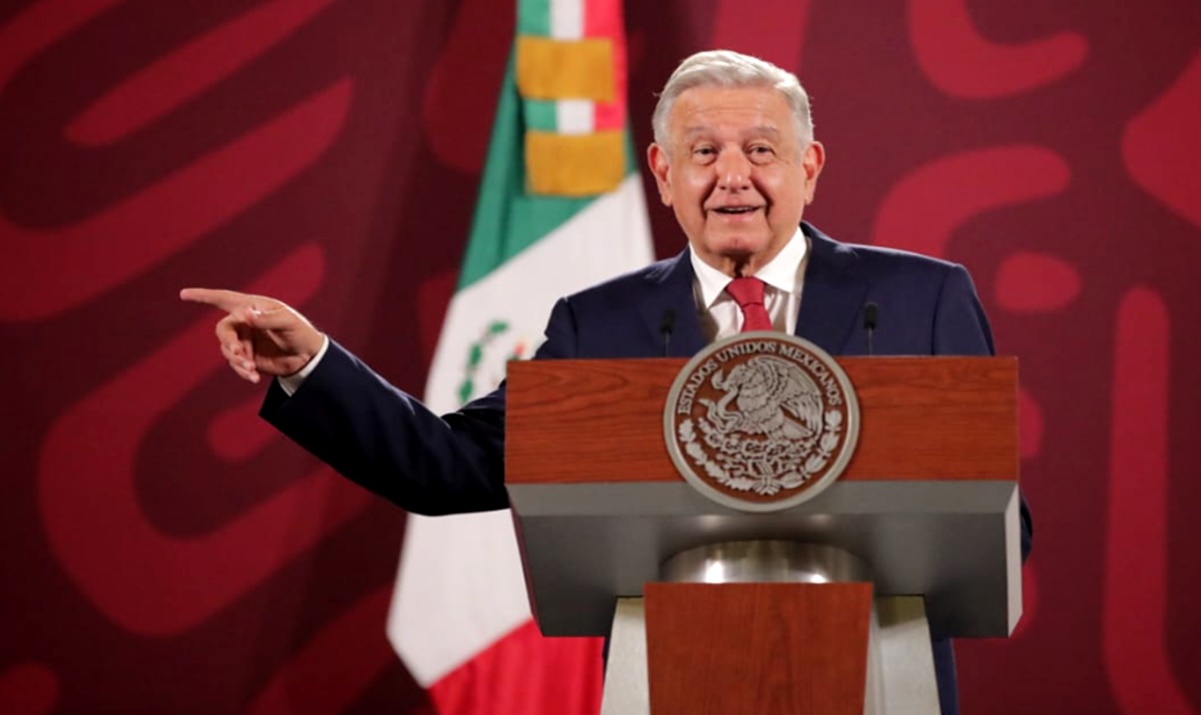 Inai ordena a la UNAM hacer pública tesis y título de AMLO | El Universal