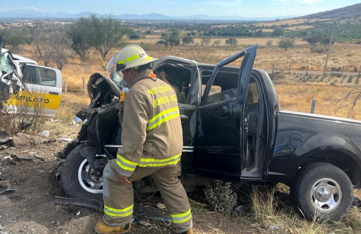 9 muertos deja choque entre dos camionetas en la carretera Santa Rosa-Ocotlán, Jalisco