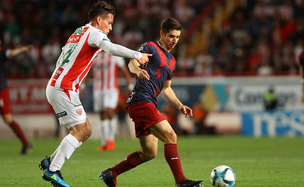 Necaxa le arrebata el triunfo a Chivas 