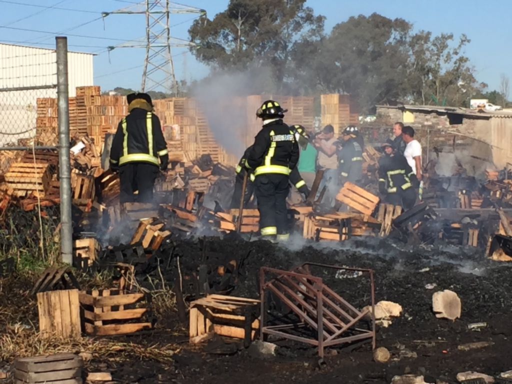 Se registra incendio en fábrica de Ecatepec