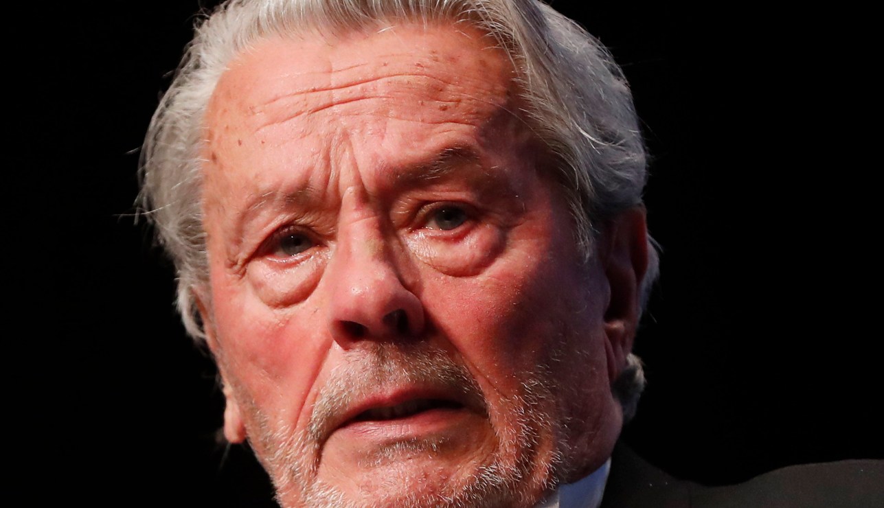 Alain Delon deja sin herencia a sus hijos y vende todo