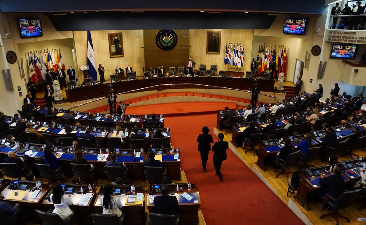 Asamblea Legislativa de El Salvador pide destituir a jueces de la Corte Suprema