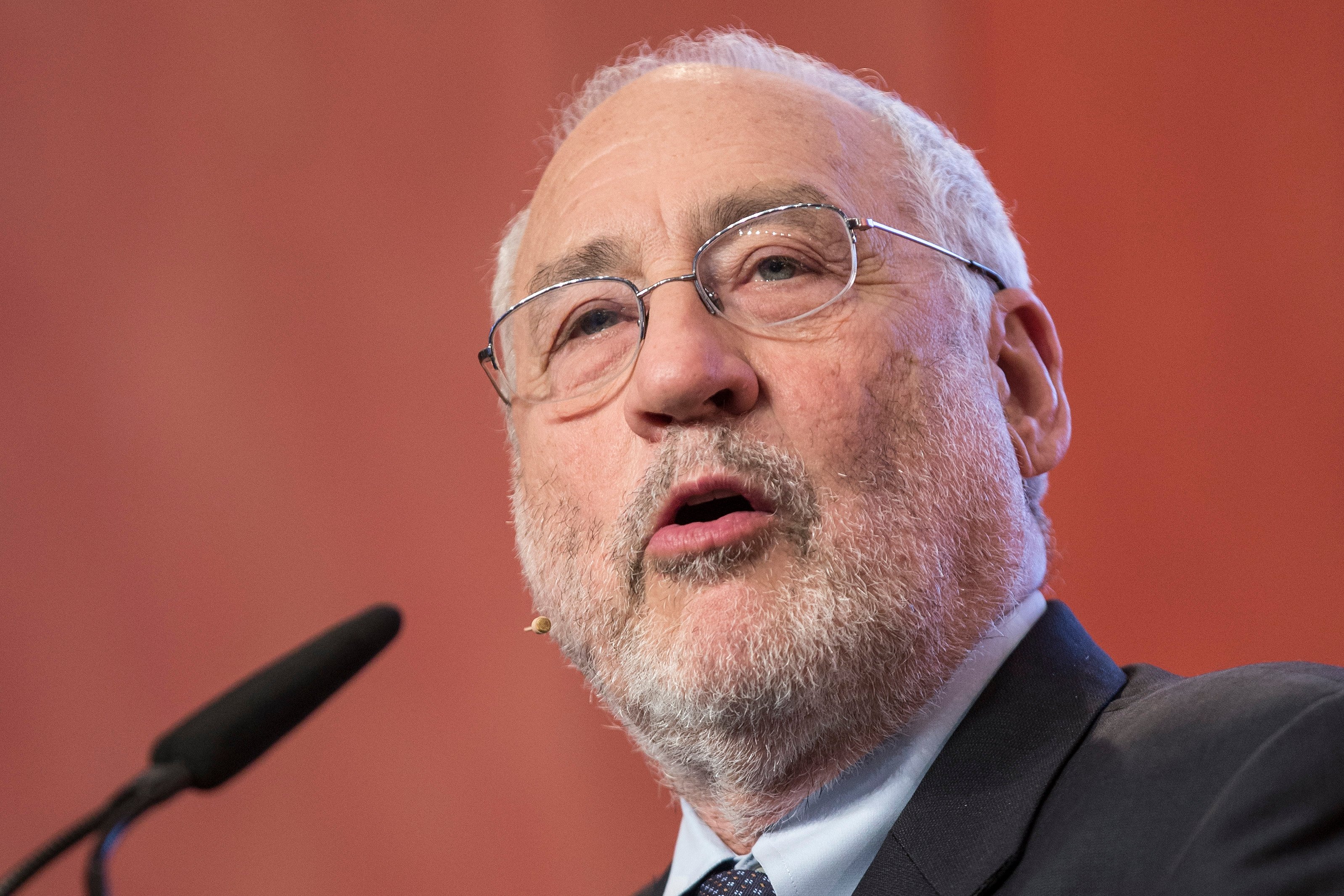 Stiglitz recomienda a México ver más allá de EU y diversificarse