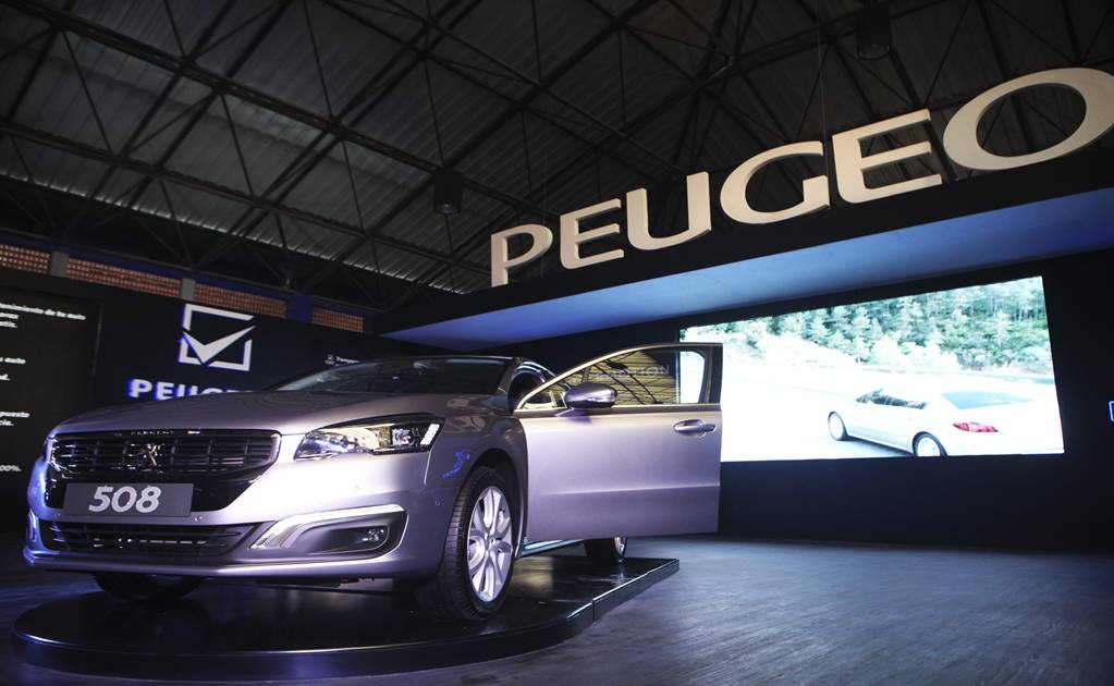 Profepa multa a Peugeot por vender autos sin autorización ambiental