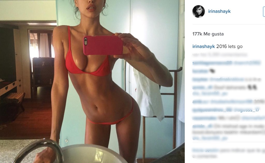 Irina Shayk saluda al 2016 con foto en bikini
