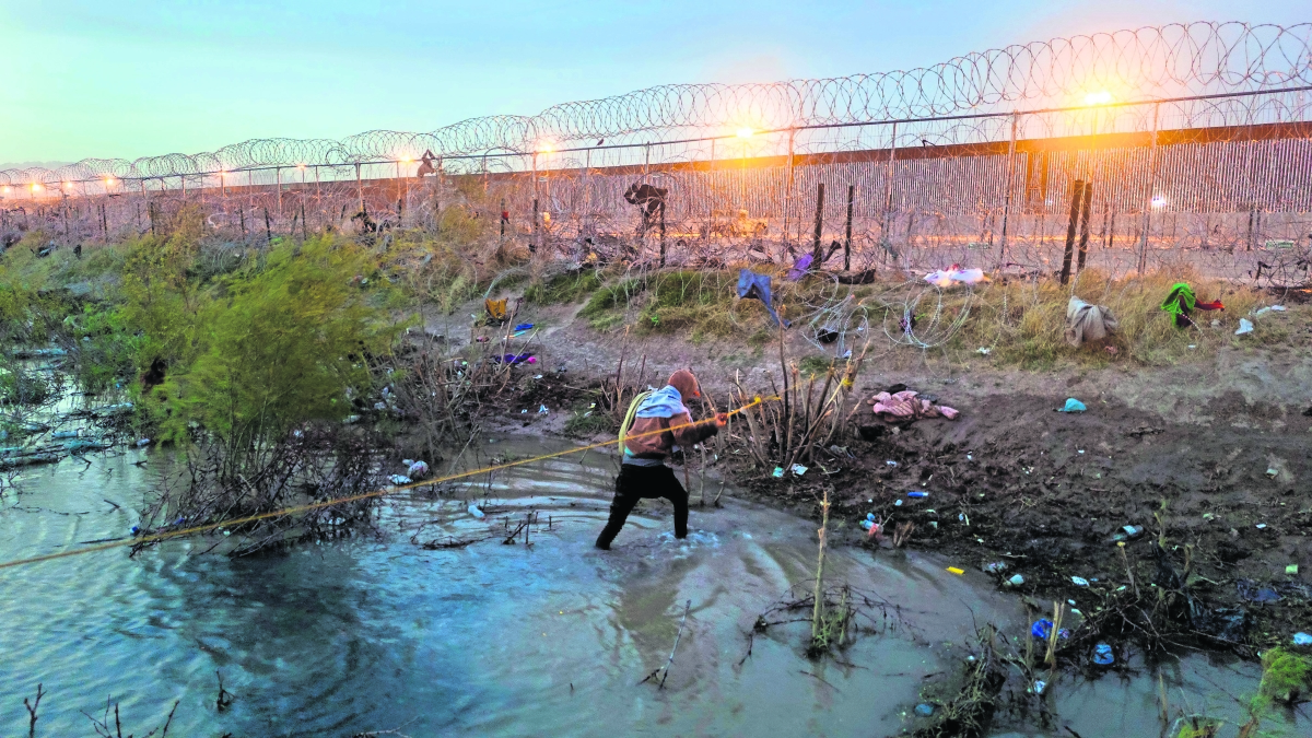 “Ni para una quincena”; ven insuficiente ayuda de AMLO a migrantes