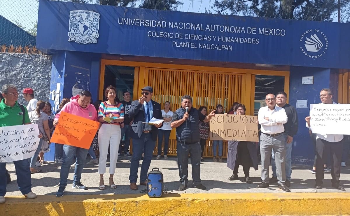 Trabajadores del CCH Naucalpan realizan toma simbólica para exigir mantenimiento y equipo