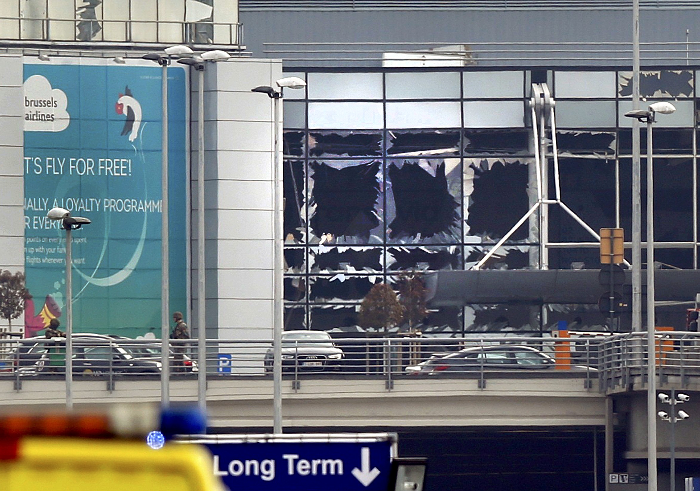 Reportan 13 muertos tras explosiones en aeropuerto de Bruselas