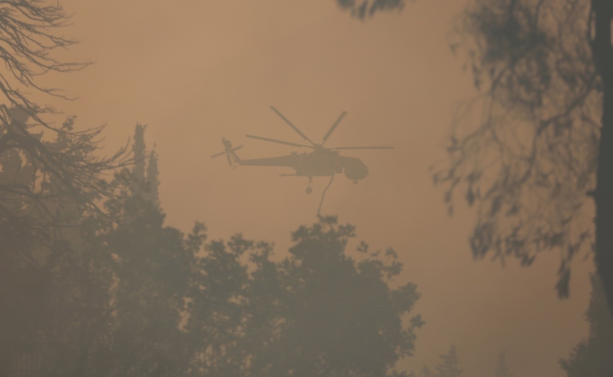 Incendios en Grecia: captan en video dramática evacuación de residentes