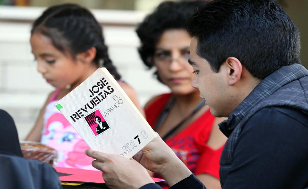Cuatro libros, promedio de lectura de mexicanos