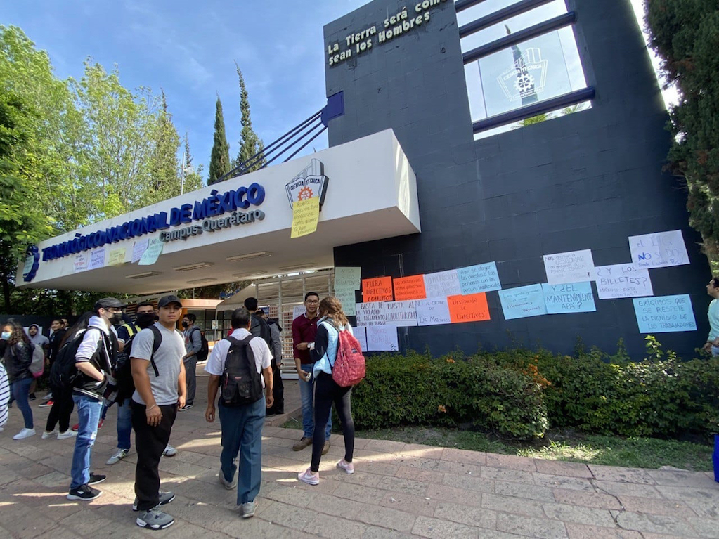 Estudiantes piden destitución del director del Tecnológico de Querétaro 