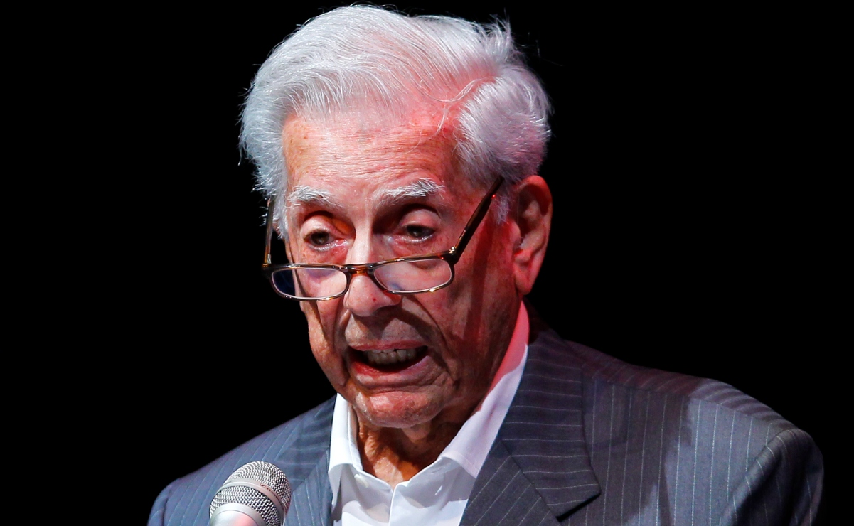 Mario Vargas Llosa está hospitalizado por contagio de Covid-19