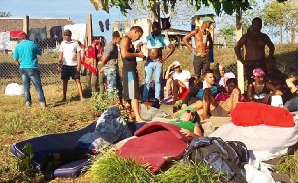 Migrantes cubanos inician huelga de hambre en jungla de Panamá