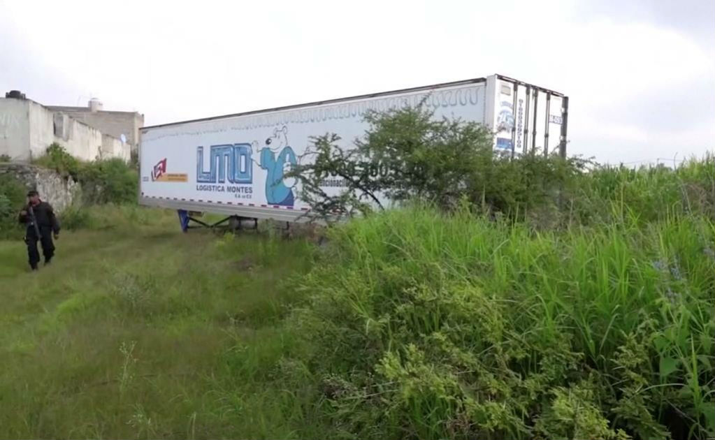 Con plantón, colectivos de 8 estados exigen identificar cuerpos del "tráiler de la muerte" en Jalisco