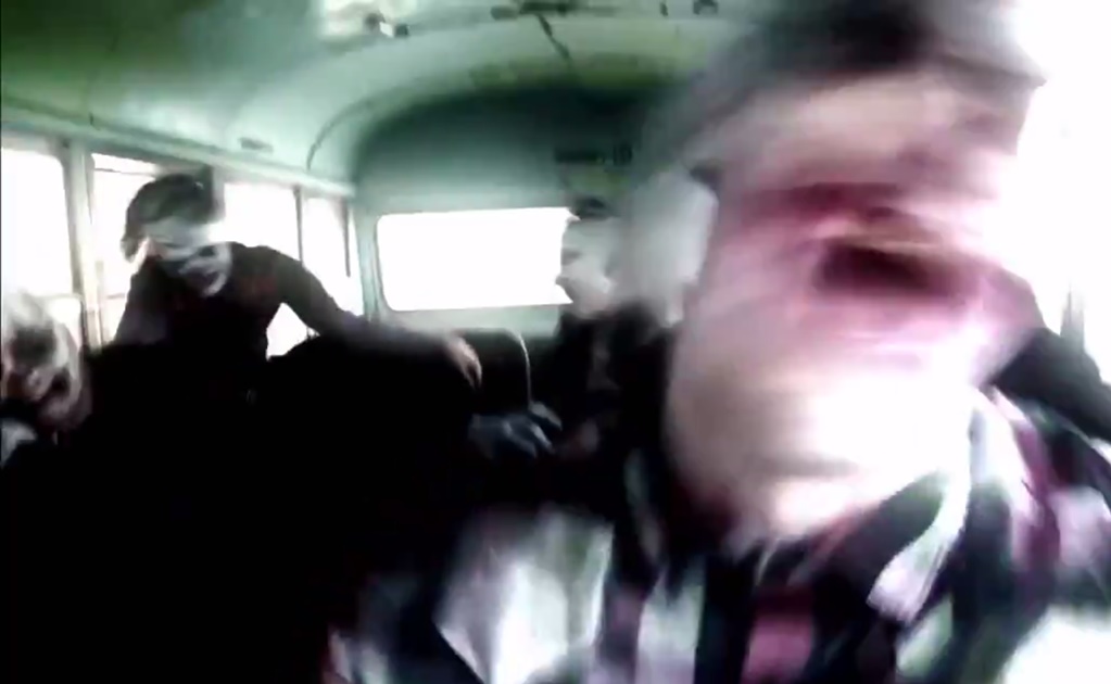 Payasos aterradores viajan en autobús en nuevo teaser de American Horror Story: Cult 
