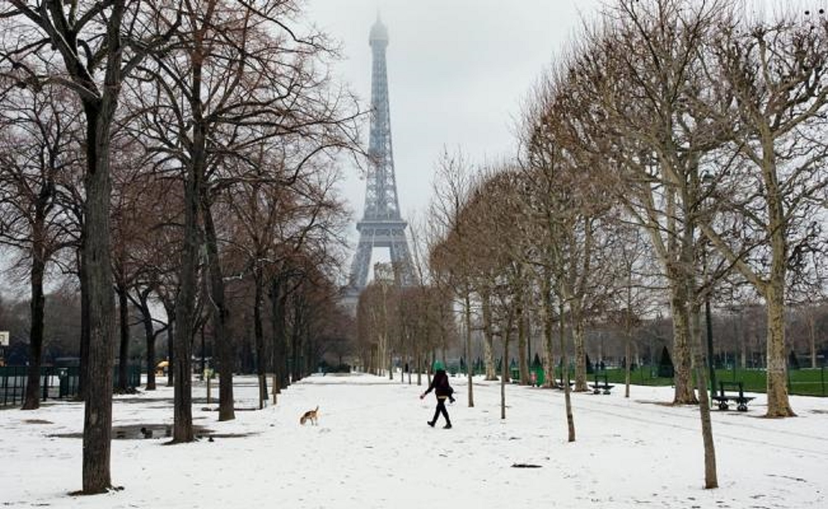 Cierran monumentos de París debido a nevada