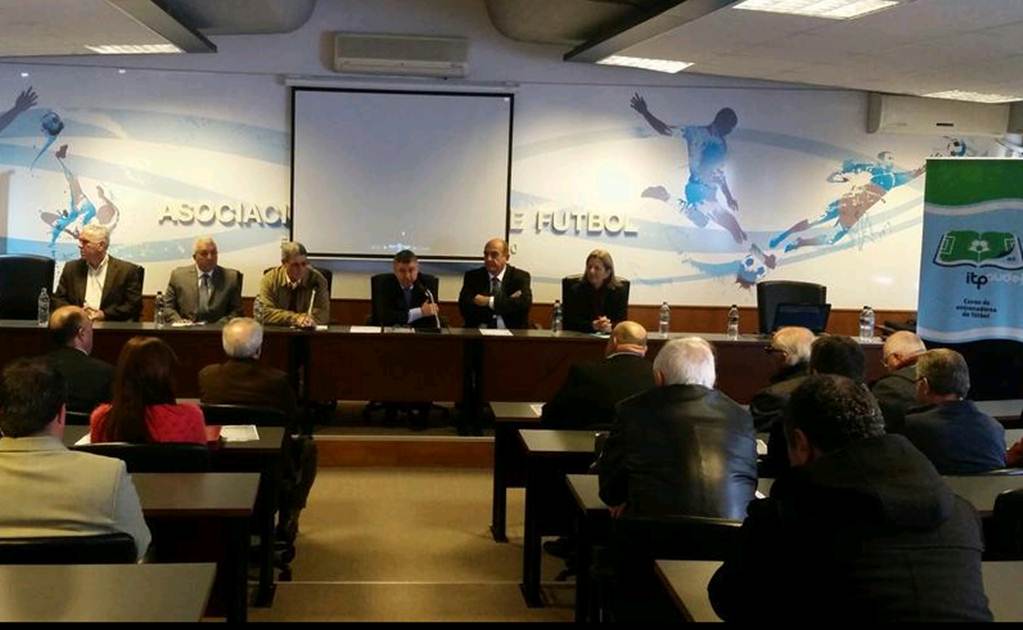 Clubes uruguayos romperán con empresa por 'Caso FIFA'