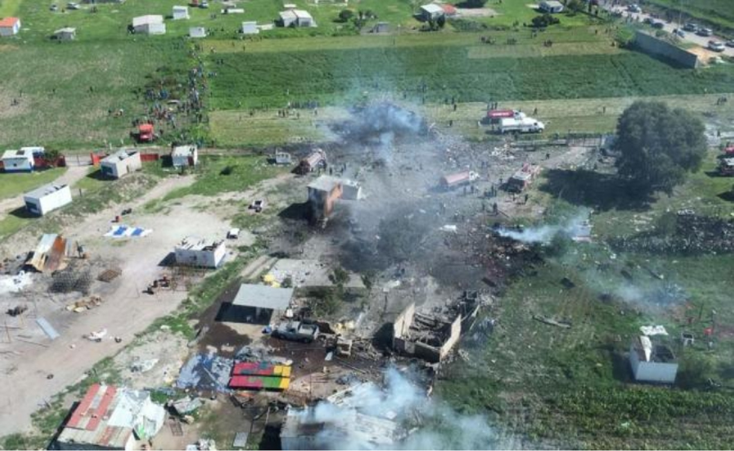 Suman 19 muertos por explosión en Tultepec
