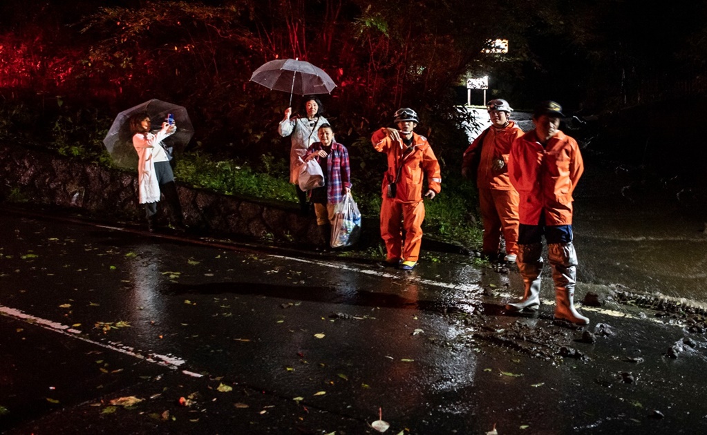 Mueren 2 hombres por tifón "Hagibis" en Japón; piden evacuar a 6 millones de personas
