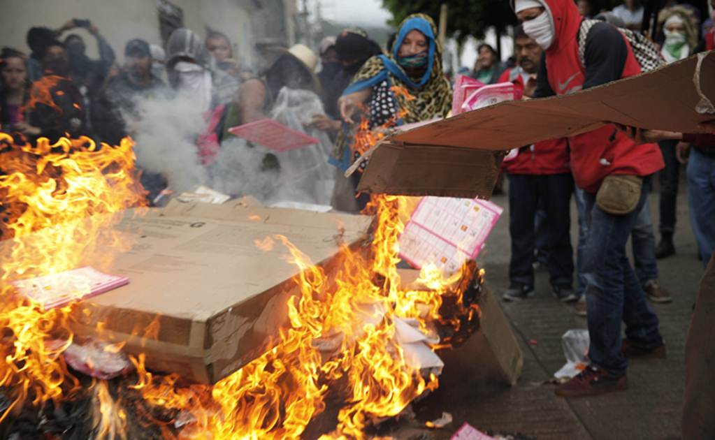 Incendian 8 casillas en Pinotepa Nacional