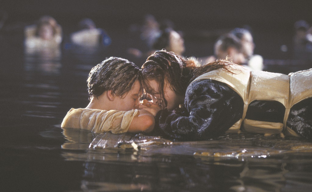 Subastan el trozo de madera donde Jack salva la vida de Rose en la película "Titanic"