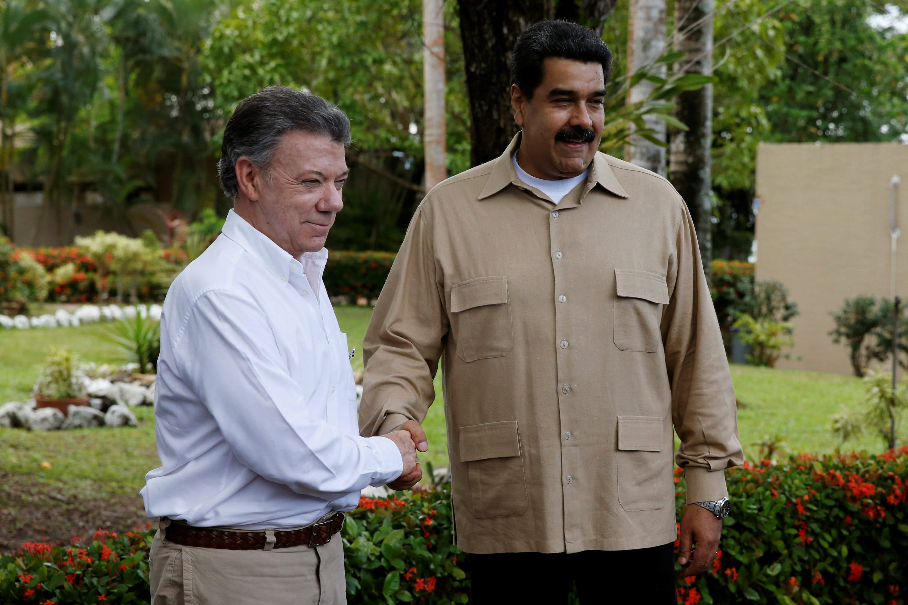 Juan Manuel Santos y Nicolás Maduro inician reunión sobre frontera