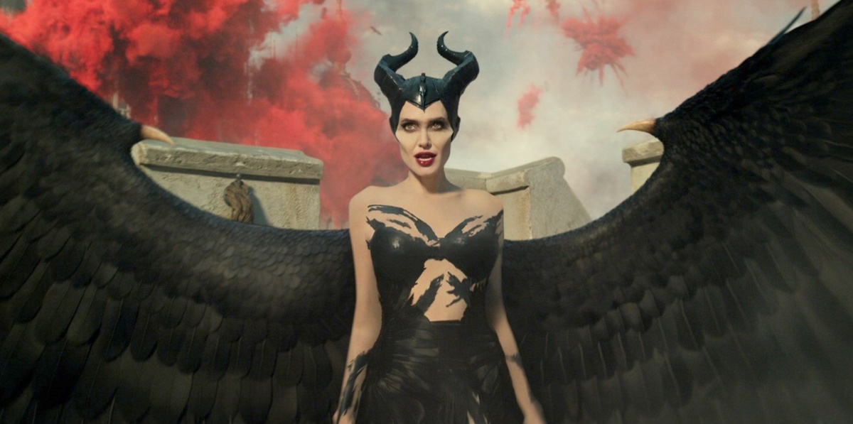 "Maleficent" busca derrotar a "Joker" en taquillas de EU