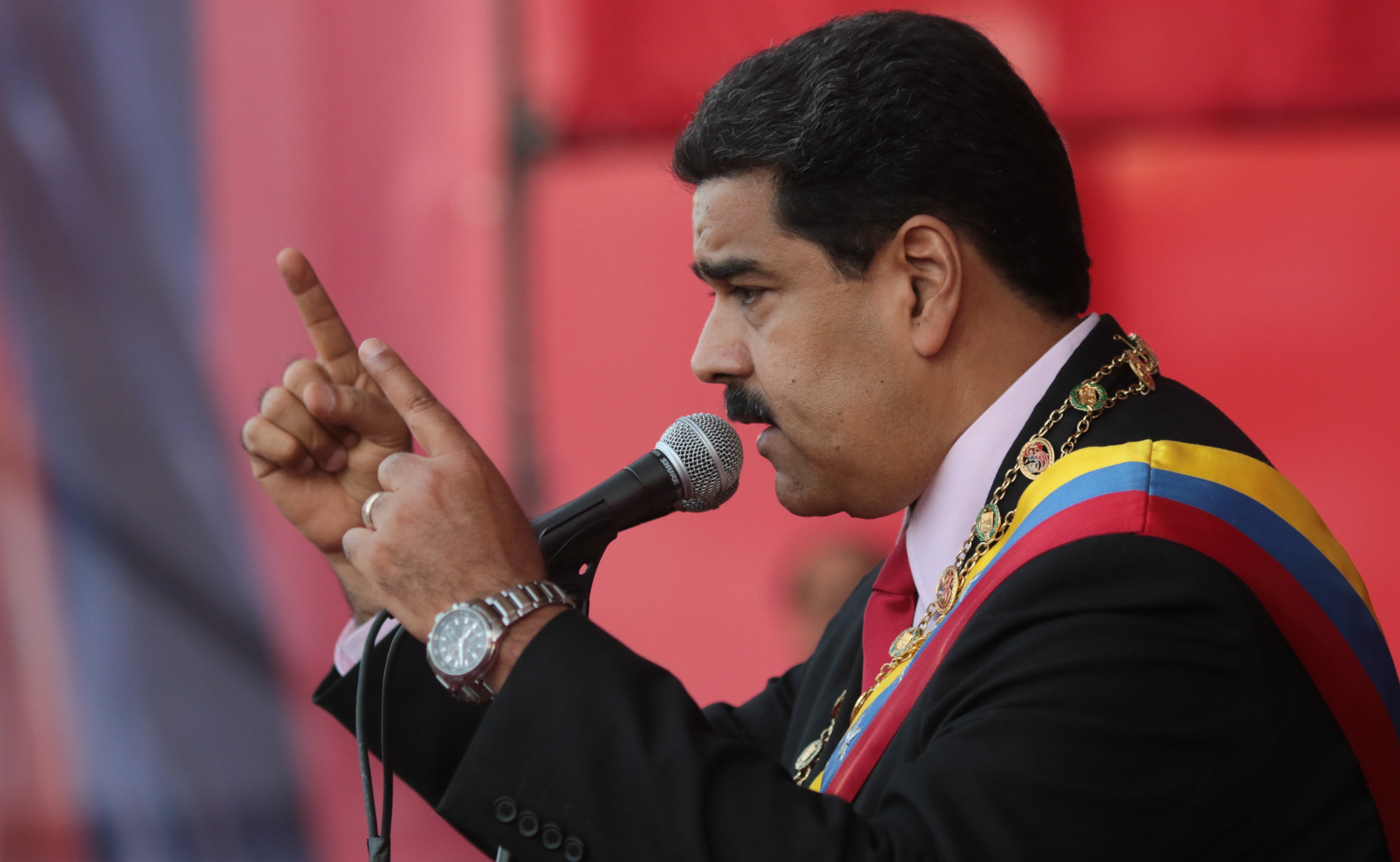 Sólo con renuncia Maduro podrá eludir referendo: oposición