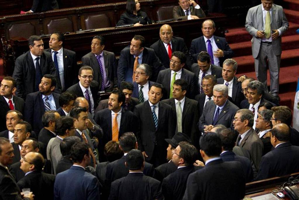 Congreso de Guatemala elige a nuevo vicepresidente