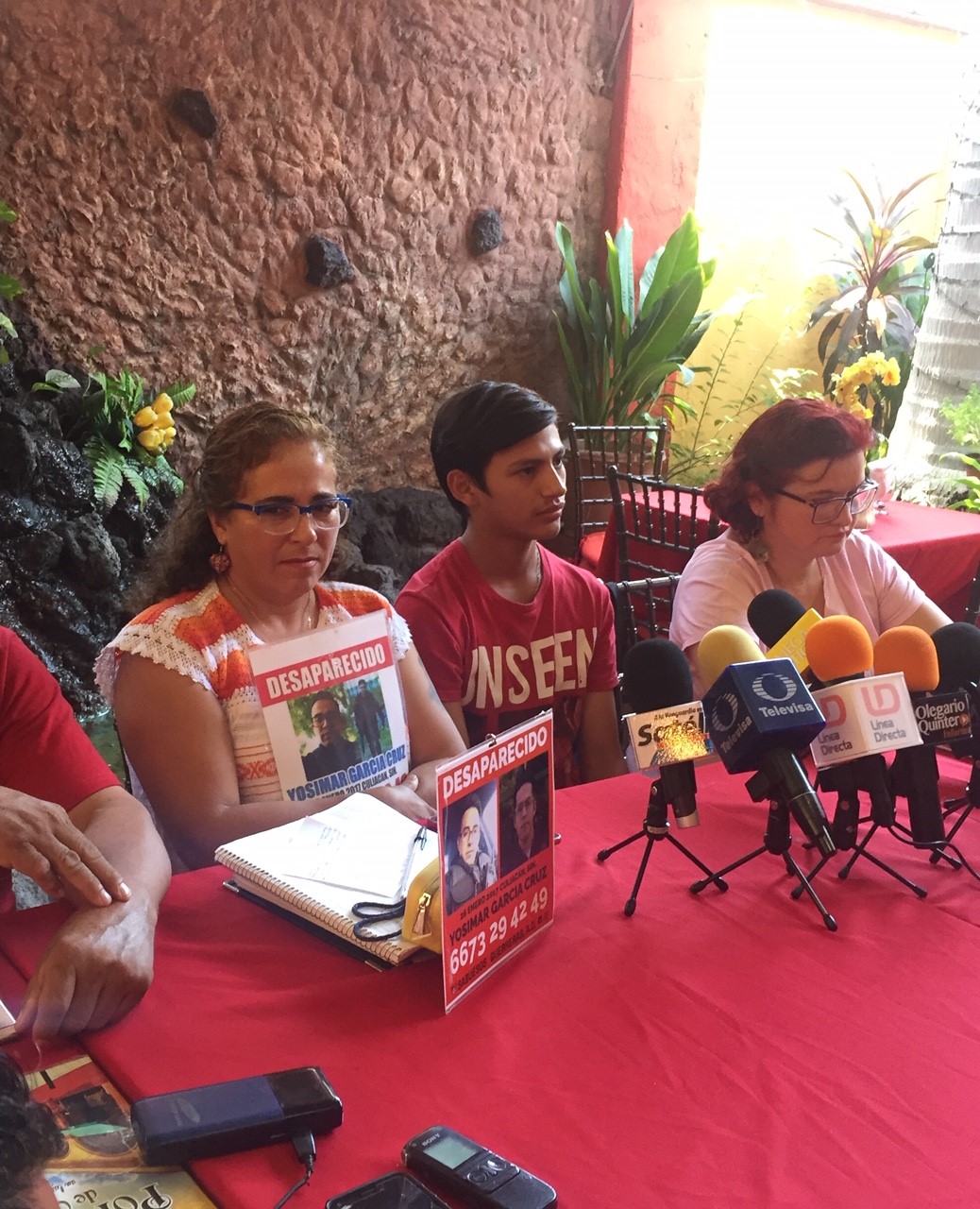Joven "desaparecido" desmiente versión del gobierno de Sinaloa; señala a policías municipales