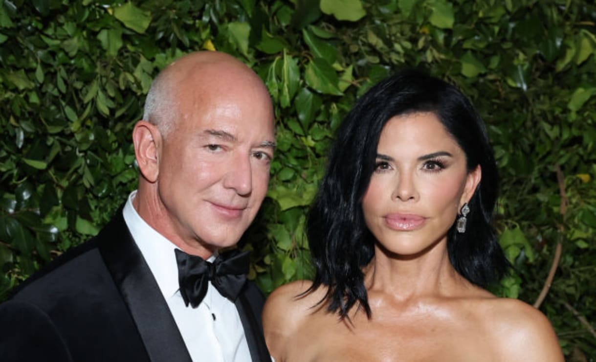 Jeff Bezos y Lauren Sánchez comparten la primera fotografía oficial de su boda