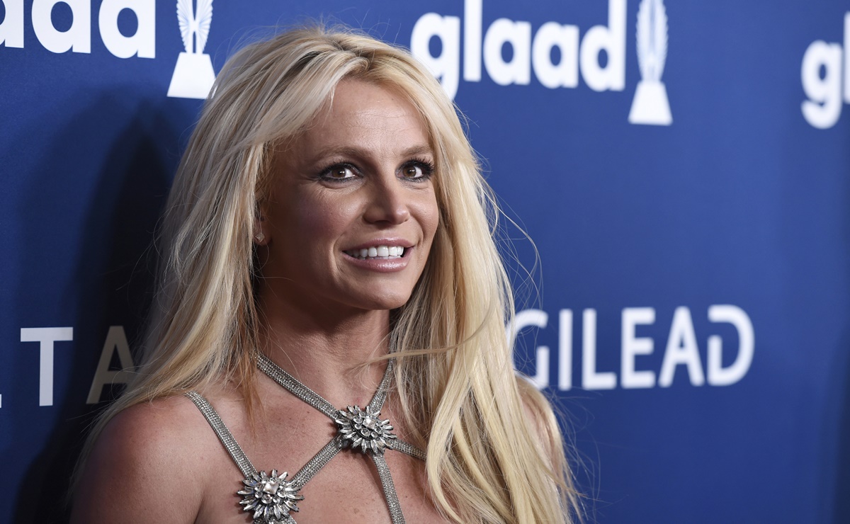 Britney Spears presume pasos de baile con bralette en Instagram 