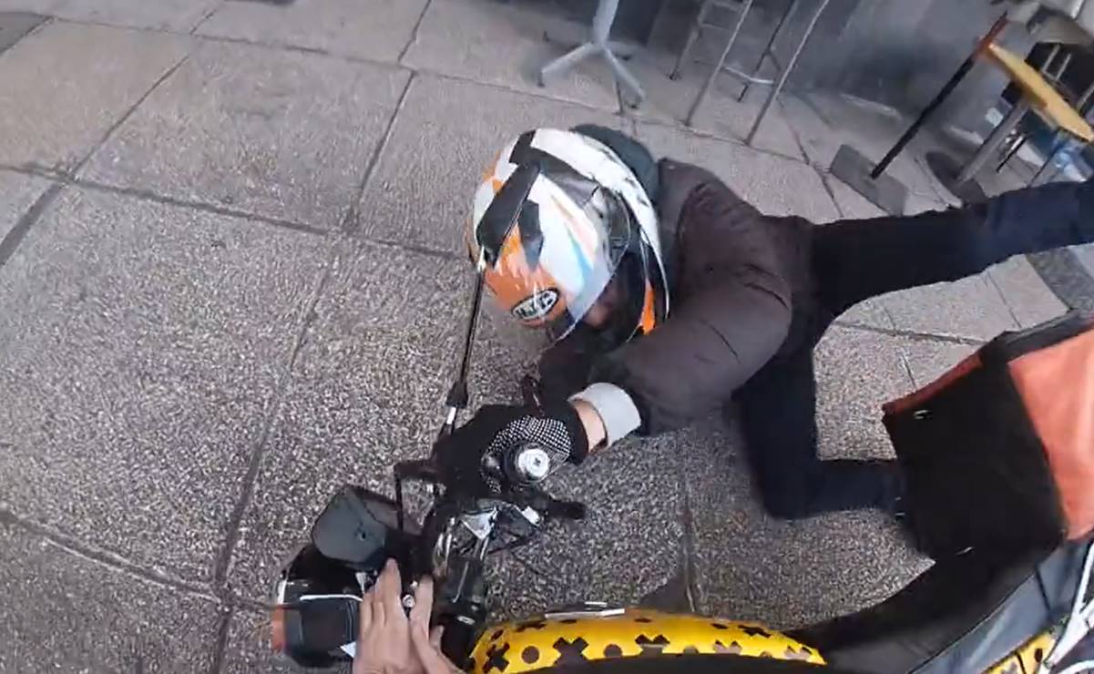 VIDEO ¿Tu Rappi no llegó? Motociclista invade carril ciclista sobre Paseo de la Reforma y se arma bronca