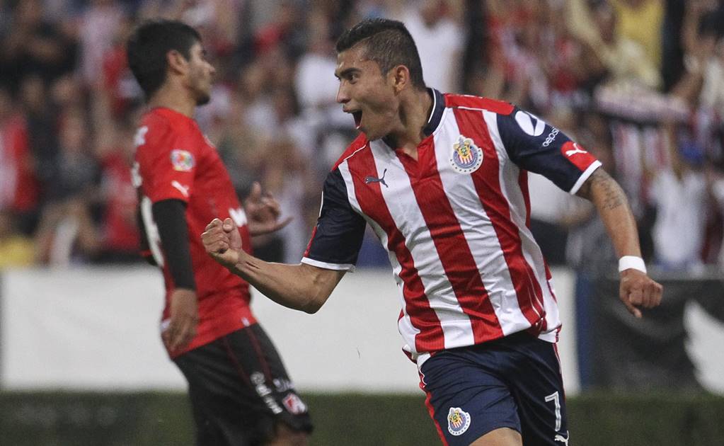 Chivas domina el Clásico Tapatío; derrota 2-1 al Atlas