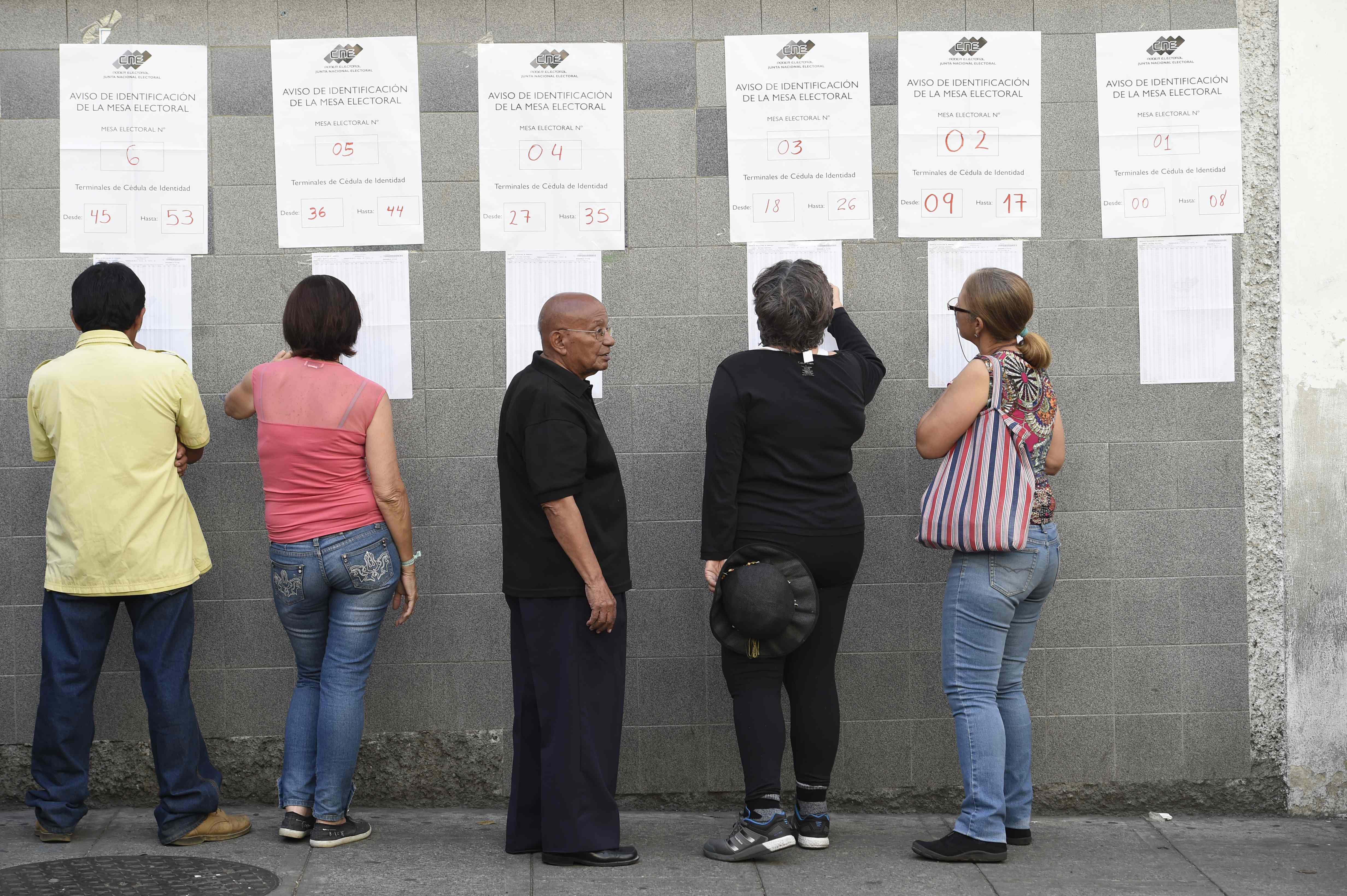 Nicolás Maduro vota al inicio de las elecciones en Venezuela