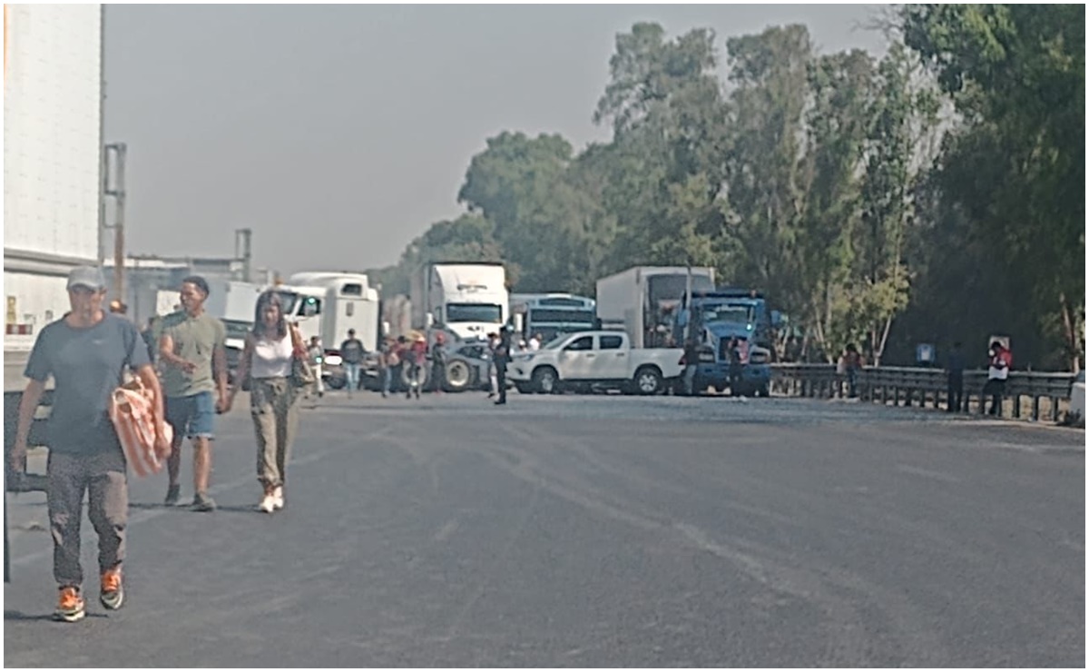 Tras dos horas de bloqueo, manifestantes liberan la autopista México-Querétaro