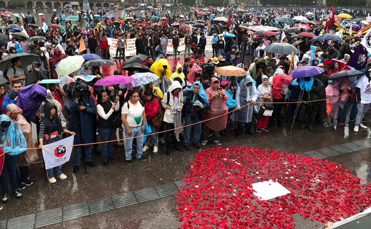 A 55 años de la masacre estudiantil en Tlatelolco, consignas contra el Ejército se mantienen en marcha del 2 de octubre