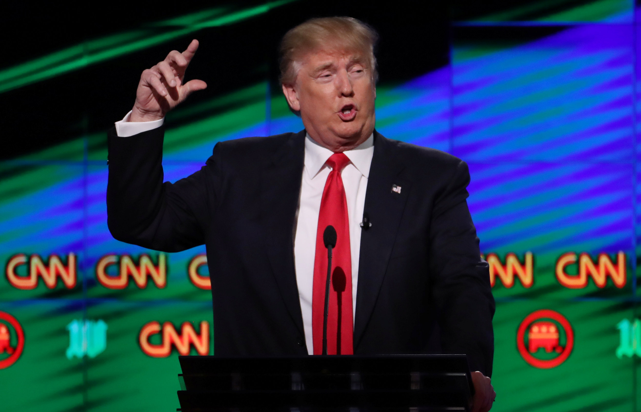Presidente de CNN critica "acoso" de Trump; dice no se dejarán "intimidar"