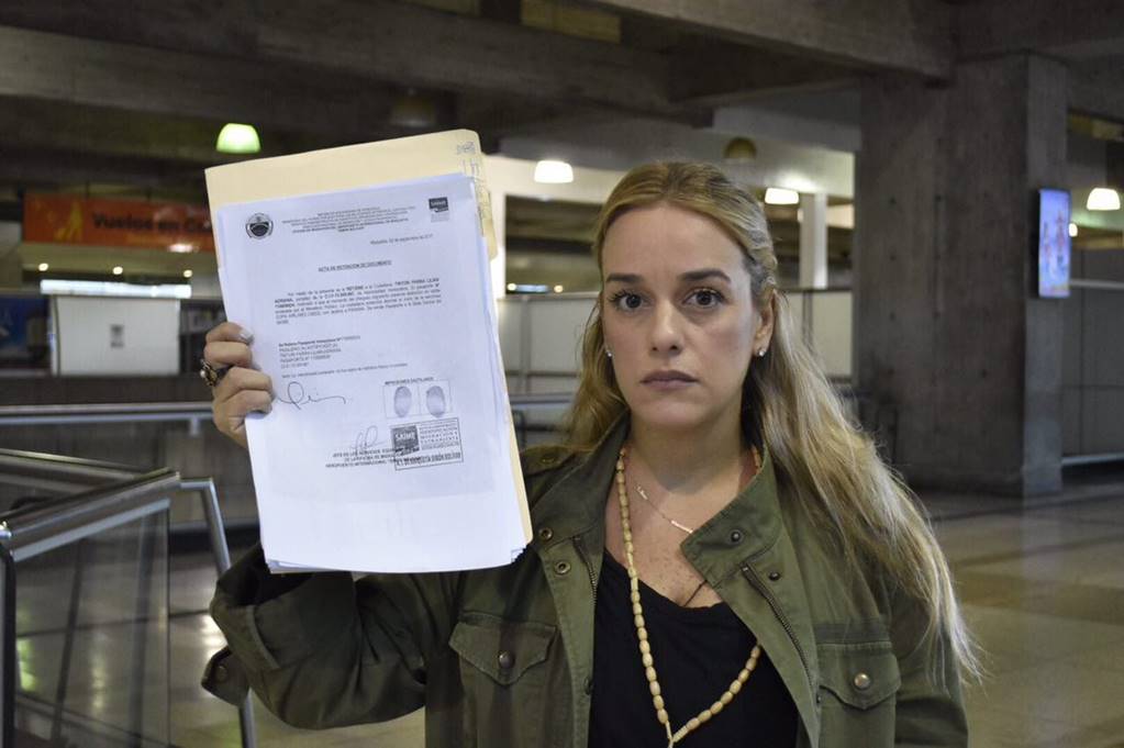 Impiden a Lilian Tintori salir de Venezuela